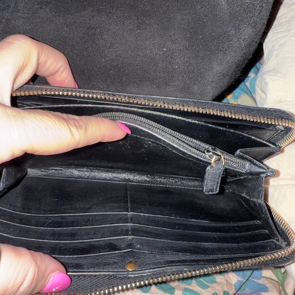 Saint Laurent Y-Ligne leather clutch in black with gold hardware  Pretty! - Picture 9 of 12